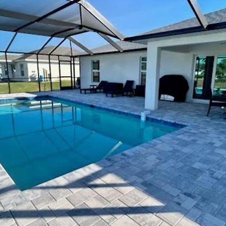 New With Heated Saltwater Pool! Ideal For 2 Families! Villa Cape Coral Exterior photo