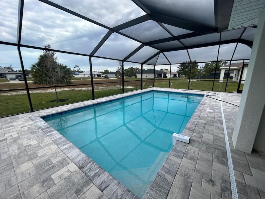 New With Heated Saltwater Pool! Ideal For 2 Families! Villa Cape Coral Exterior photo