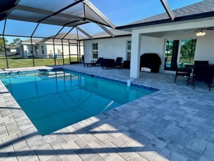 New With Heated Saltwater Pool! Ideal For 2 Families! Villa Cape Coral Exterior photo