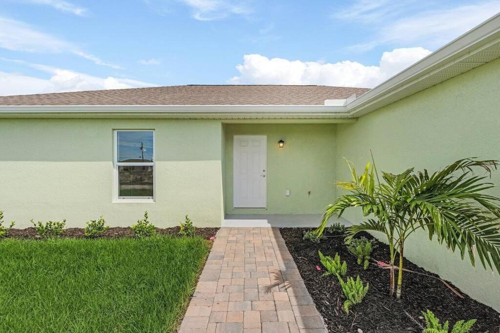 New With Heated Saltwater Pool! Ideal For 2 Families! Villa Cape Coral Exterior photo